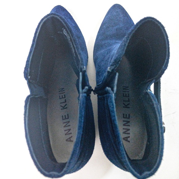 🌟SOLD🌟 Anne Klein Chelsey Blue Suede Ankle Boots - Picture 7 of 10